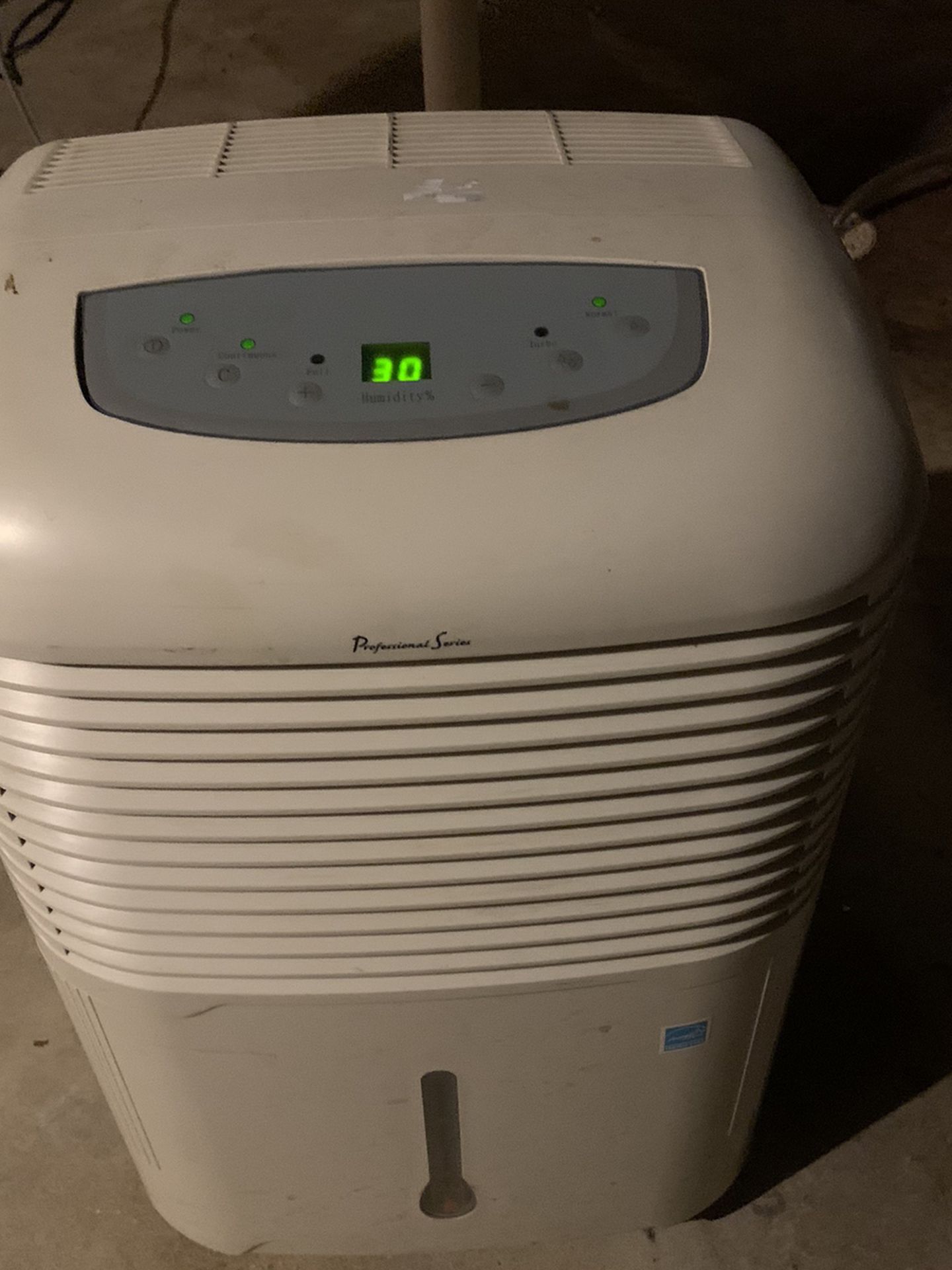 Dehumidifier Works Perfect No Holds