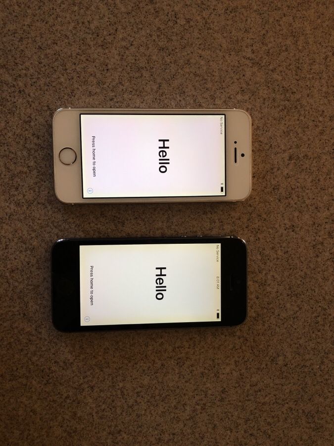 Selling two iPhone 5s 16G in great condition