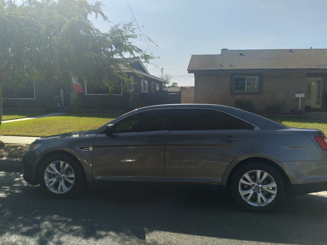 2012 Ford Taurus