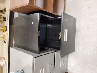 File Cabinet With Key  Thumbnail