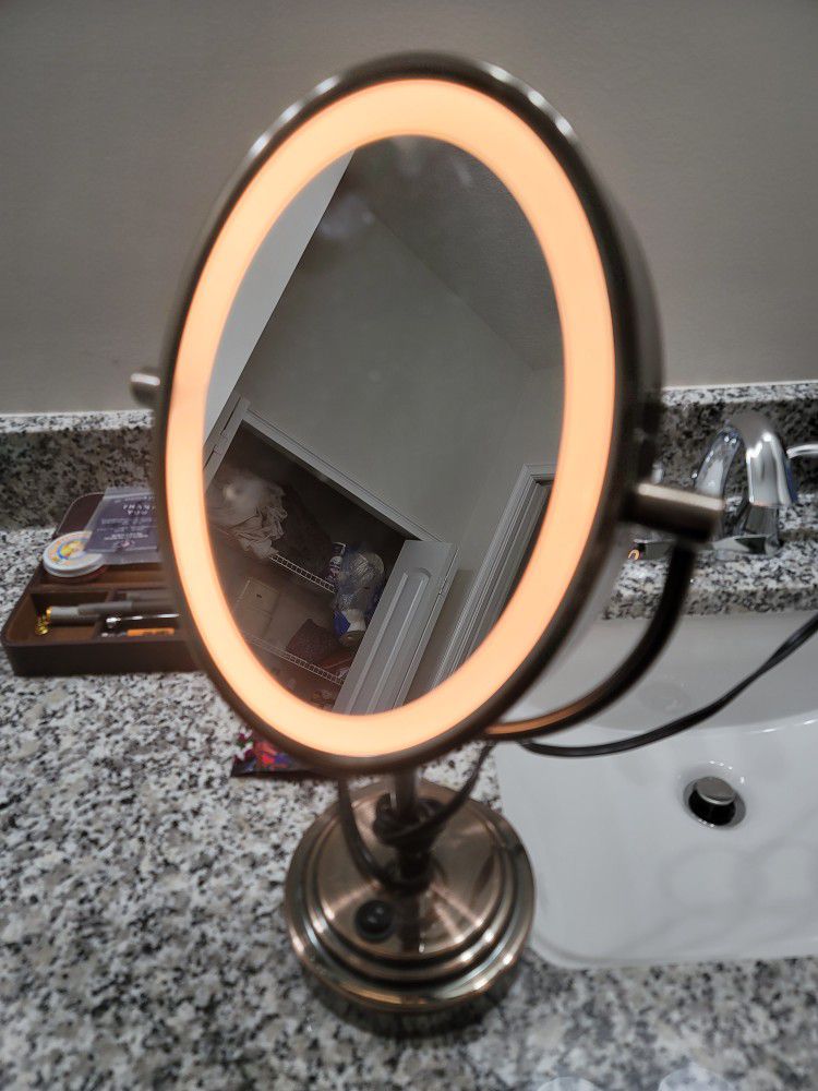 Conair Lighted Makeup Mirror - 2 Sides
