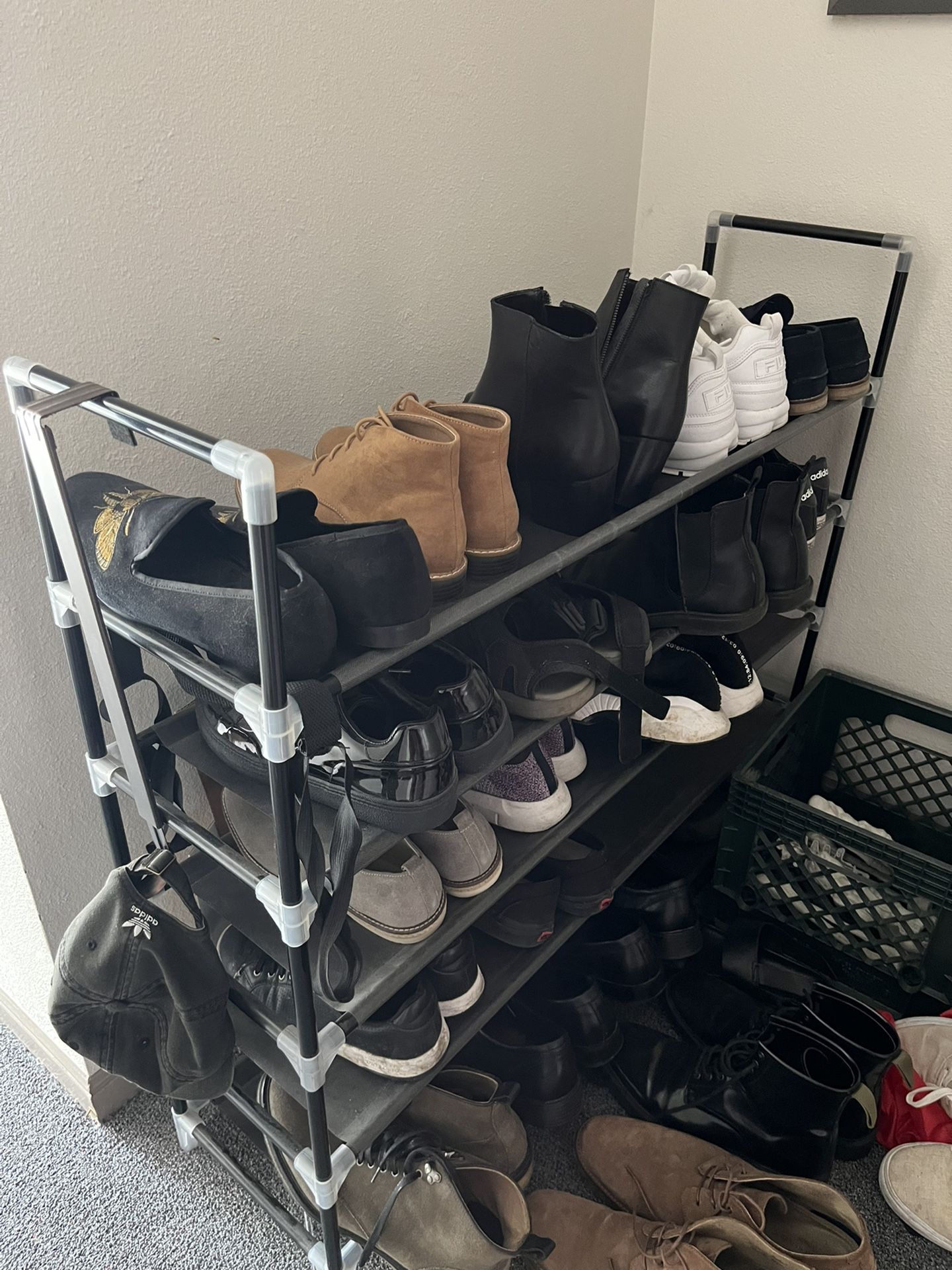 Shoe organizer - Shoe rack and shoes 