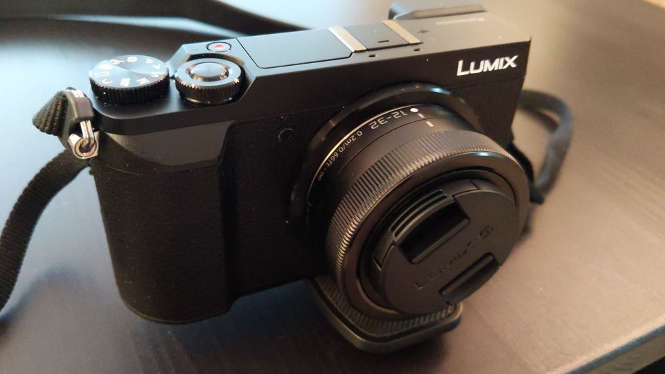 Panasonic Lumix GX85 Kit - (DMC-GX85W)  Camera