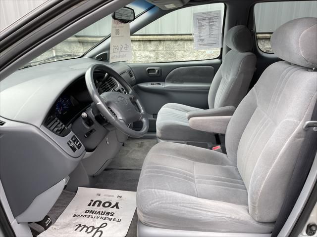 2002 Toyota Sienna