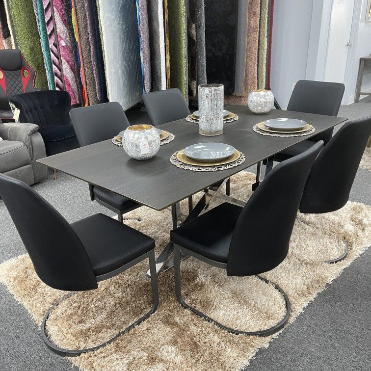 7 Pc  Wood like glass Table & Black Finish With 6 Chairs on Metal Set