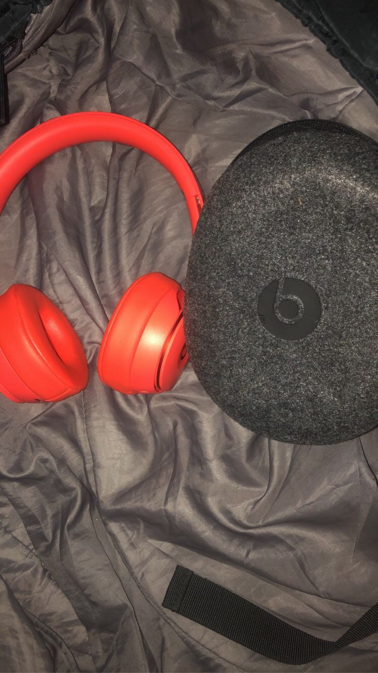 Beats Solo Pro