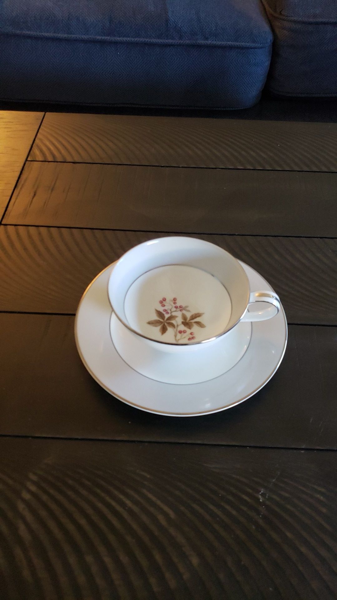 10 place China settings Noritake China 5447