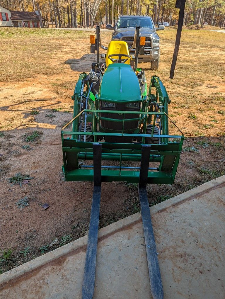 John Deere 1025r