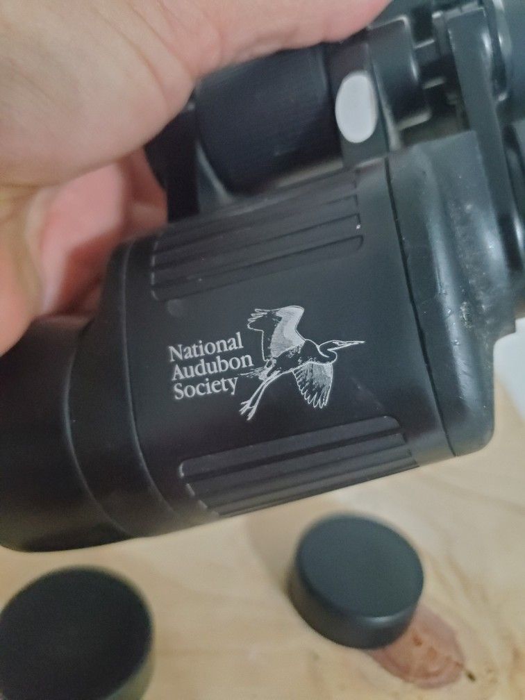 BUSHNELL BINOCULAR 8 x 42 WA 13-2000;430 FT AT 1000 YDS.