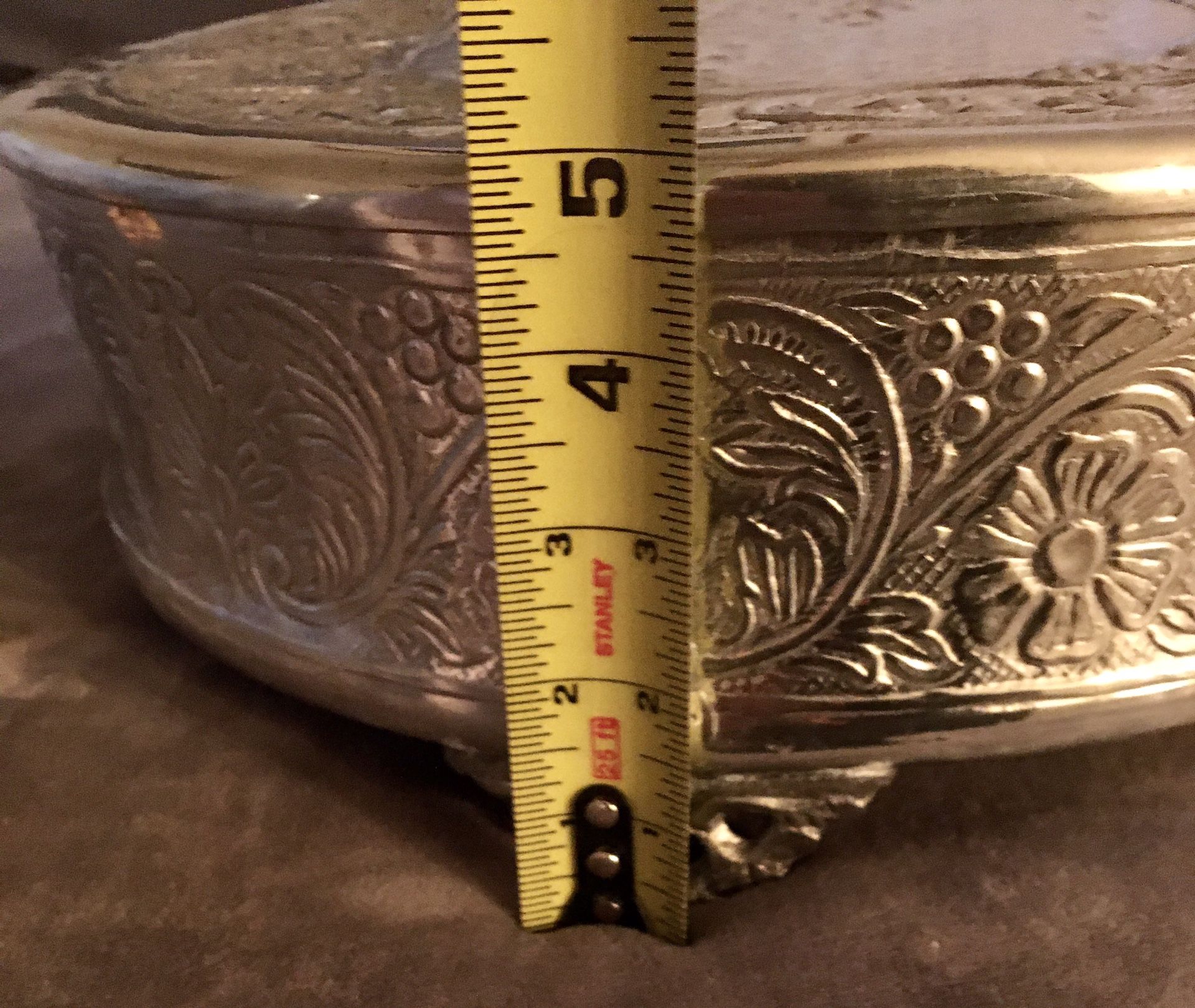 Elegant 14Wx5H Silver Aluminum Cake Stand
