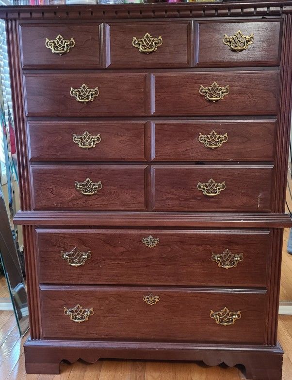 Broyhill Dresser With 6 Drawers for Sale in Jackson Township, NJ OfferUp