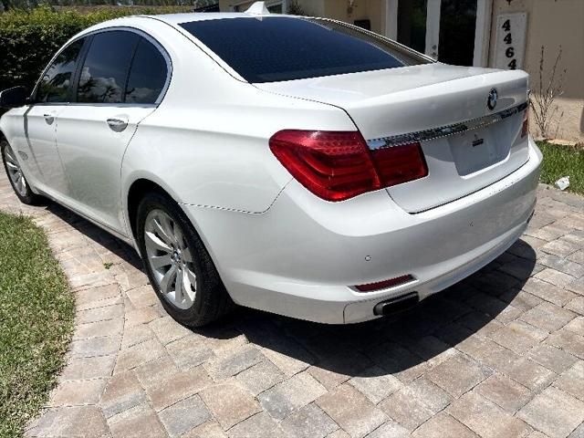 2011 BMW 7-Series