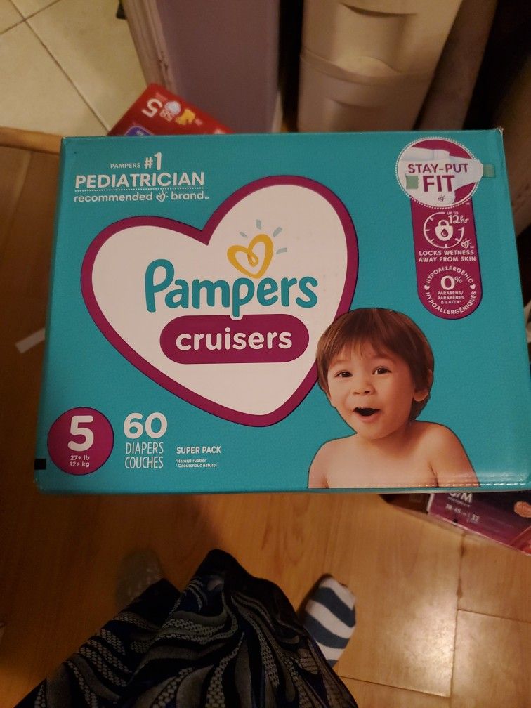 Pampers Cruisers Size 5 With Wipes