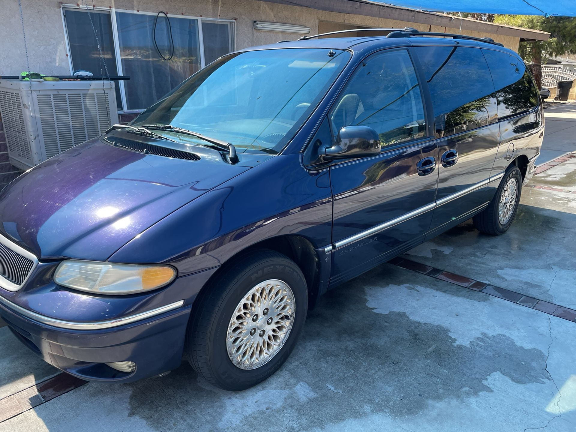 1996 Chrysler Town & Country