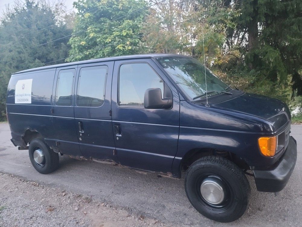 2005 Ford E-250