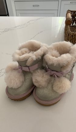 Size 6 toddler boots Thumbnail