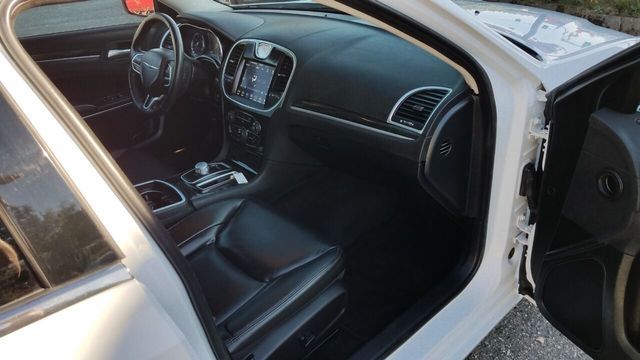 2018 Chrysler 300