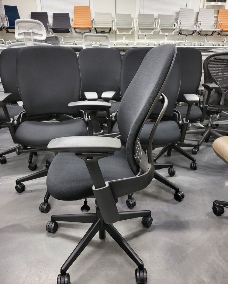 RATED #1 CHAIR STEELCASE LEAP V2 FULLY ADJUSTABLE 4D ARMS & LUMBAR SUPPORT REAR TILT LOCK TILT TENSION SEAT DEPTH ADJUSTMENTS MANY AVAILABLE!