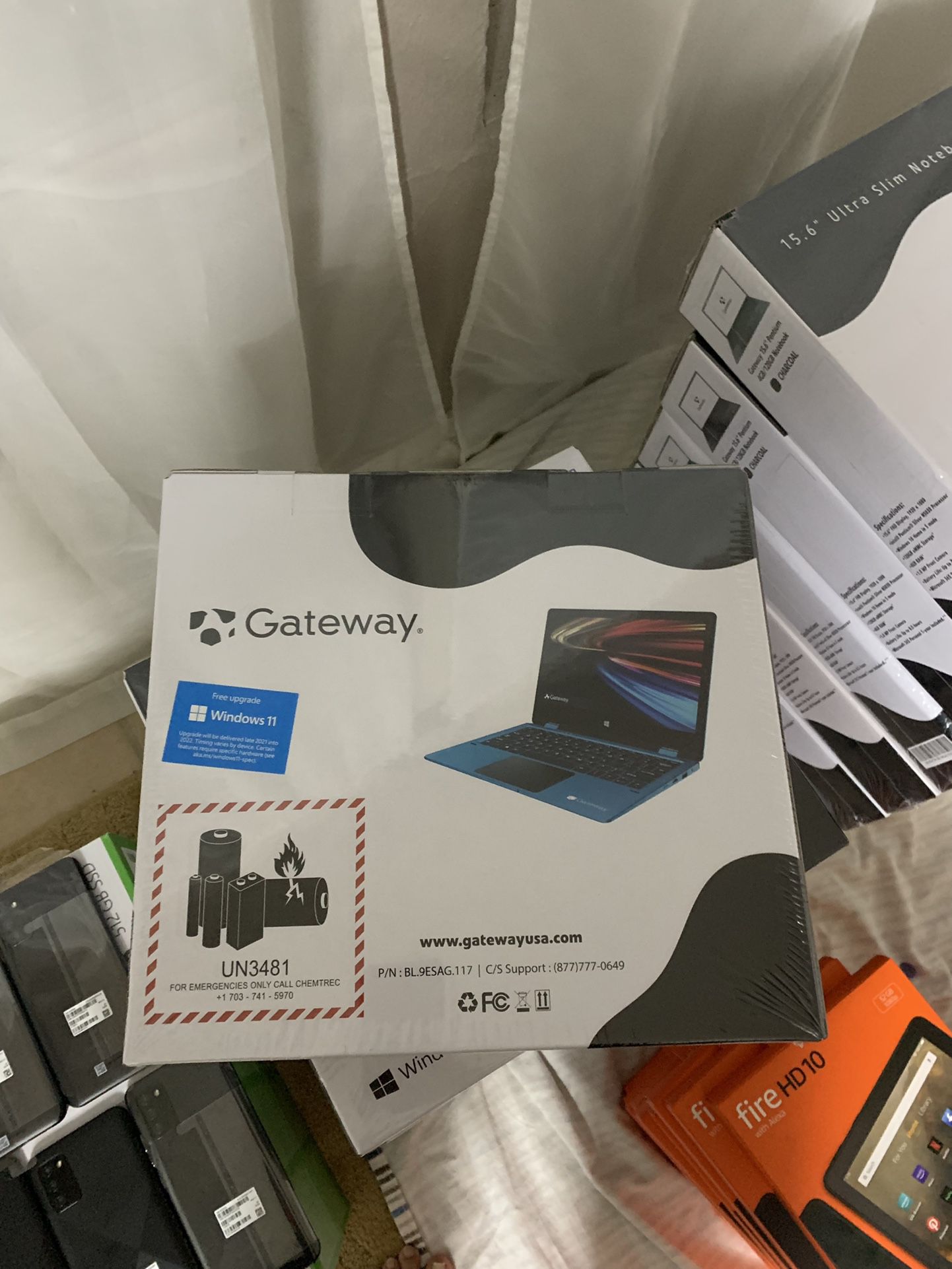 Gateway notebook 11.6 2 in 1 laptop