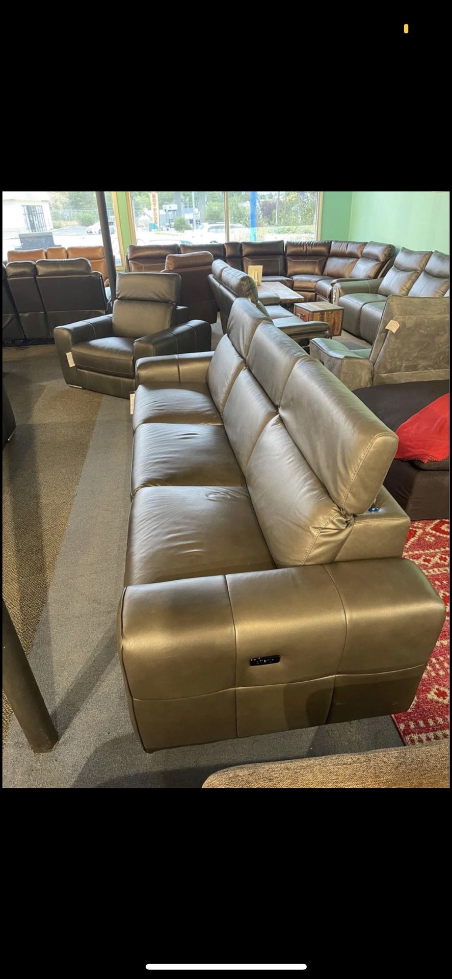 Beautiful Large Italian Leather Reclining sofa set (see description for full cost)
