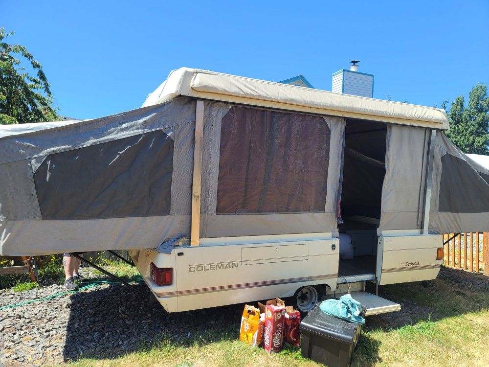 1990 Coleman Sequoia Tent Camping Trailer