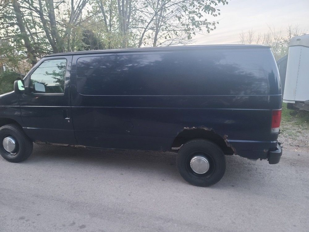 2005 Ford E-250