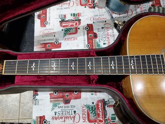 615 Jumbo Taylor.  1997 Excellent Playing  And Excellent  Looking Guitar.  I Bought A New 814 So I Don't Need This One Anymore Thumbnail