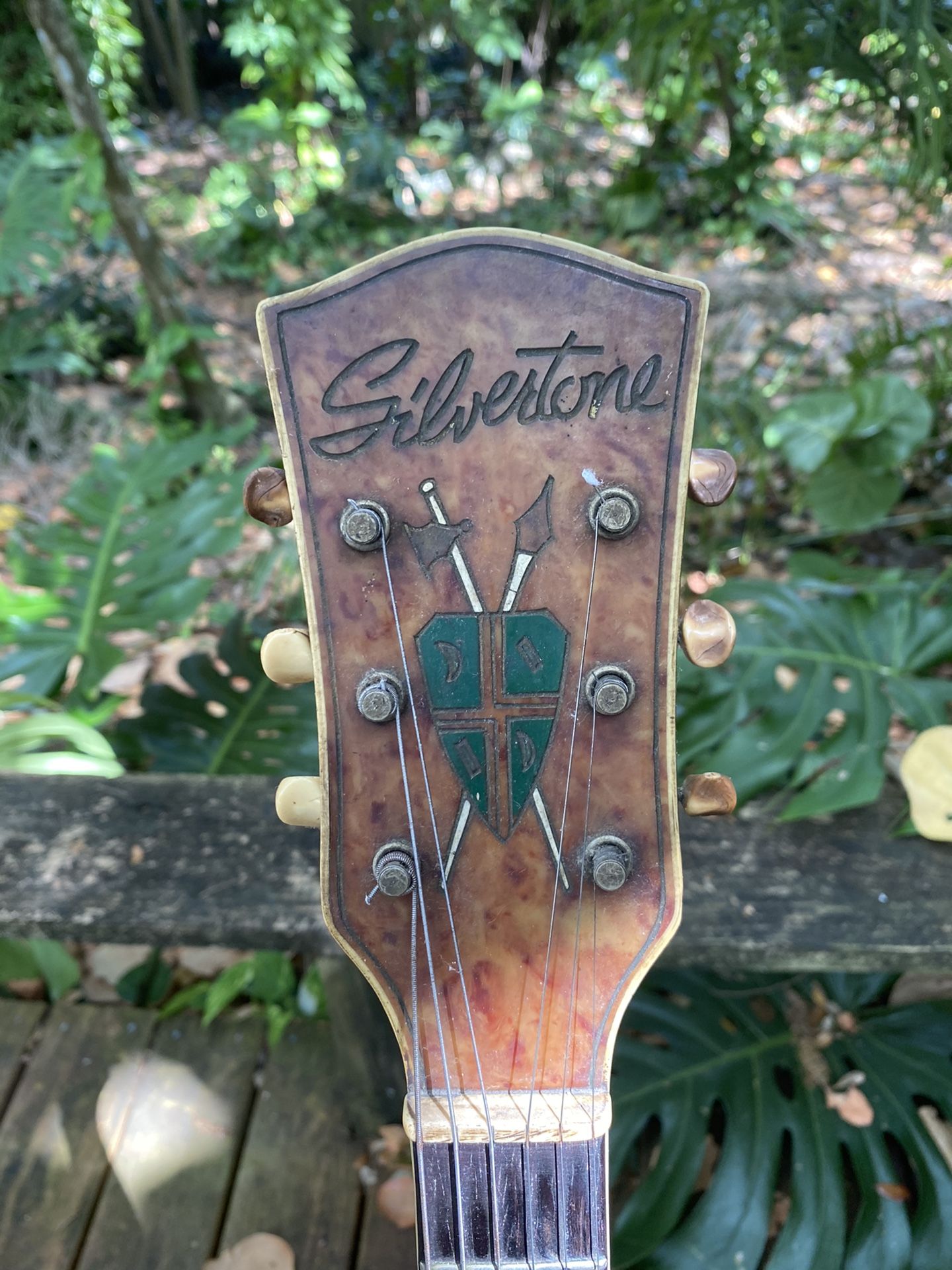 Silvertone Aristocrat Archtop