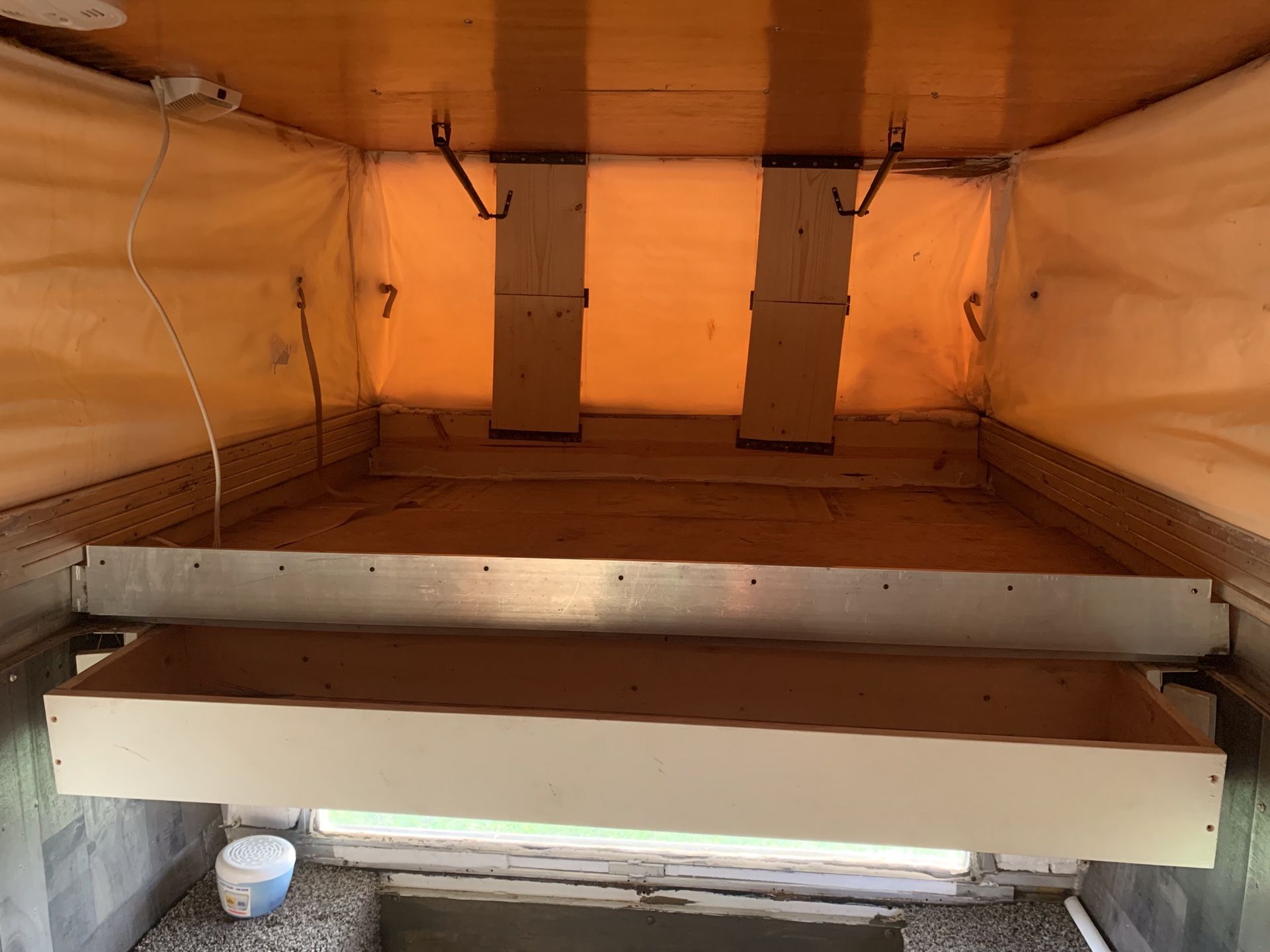 Pop up truck bed camper topper