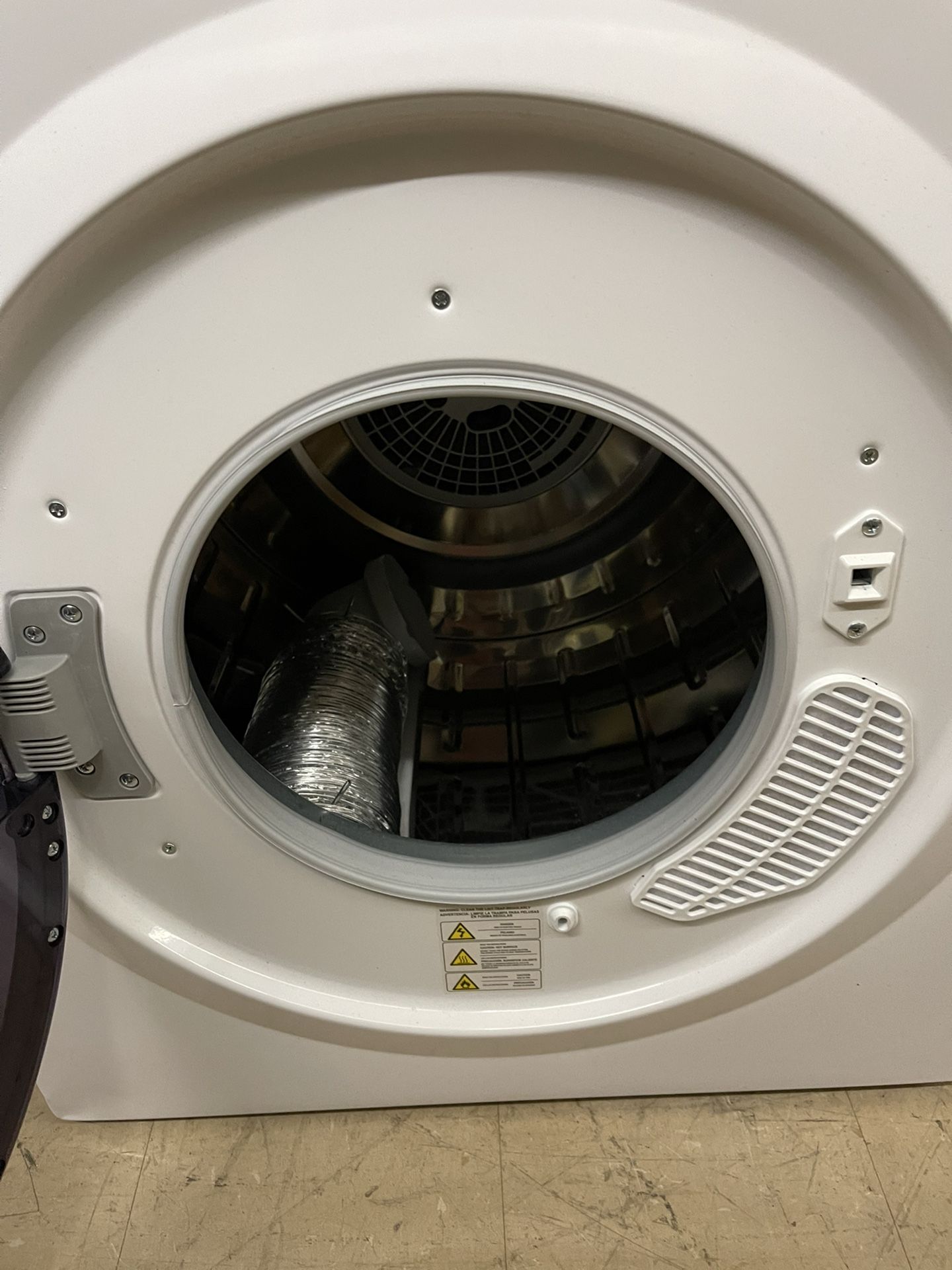 Magic Chef 3.5 cu ft Compact Dryer, White