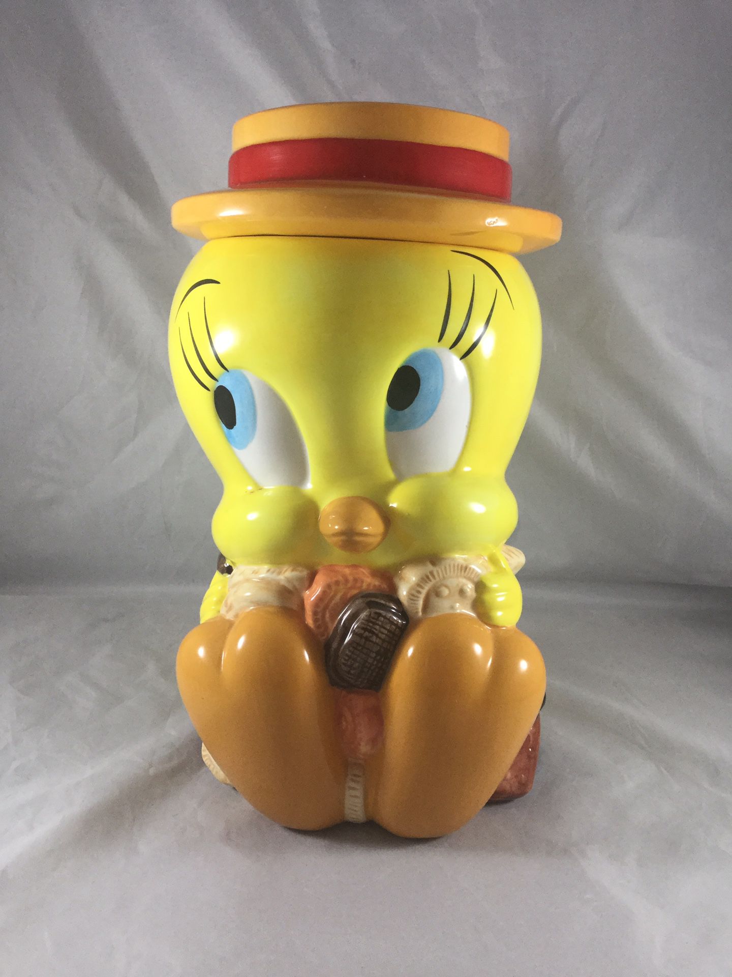 Tweety Bird Cookie Jar from 1997 Looney Tunes Warner Brother by Gibson