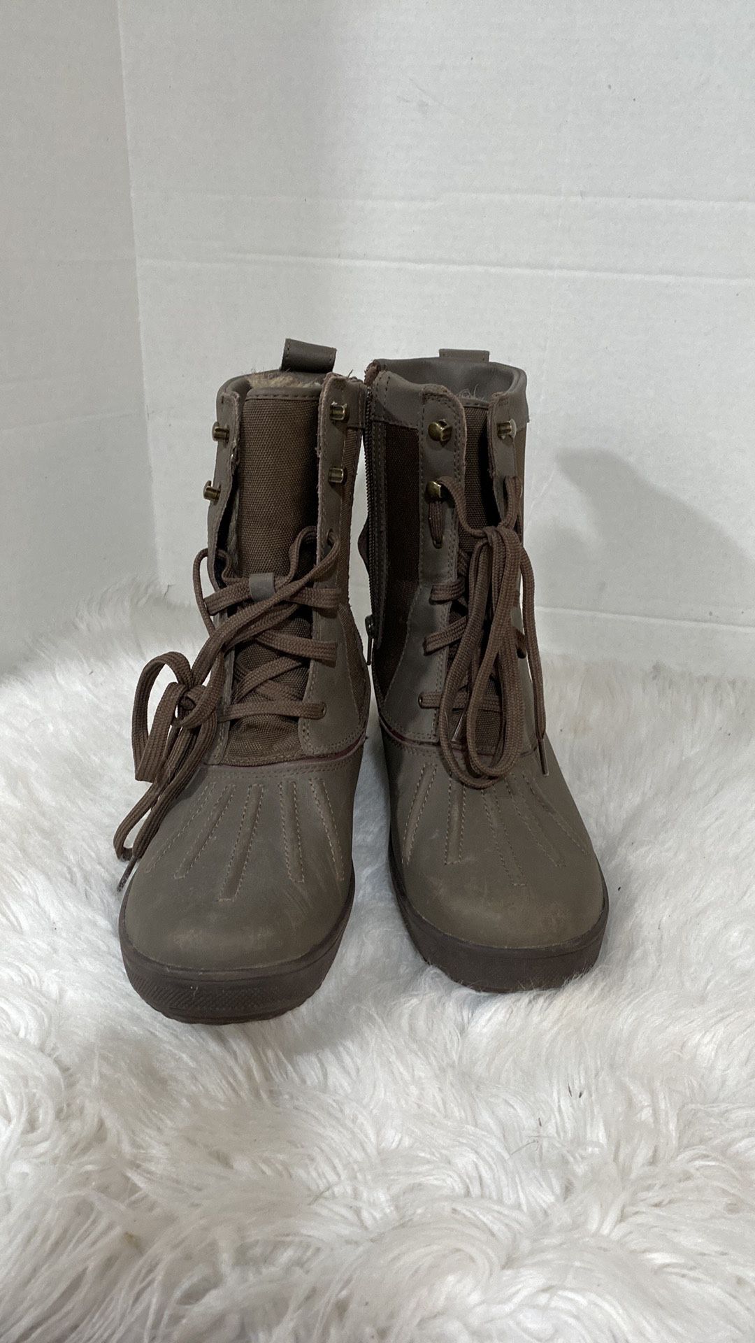 CLARKS - Rain / Boots / Brown fur inside size 6.5        