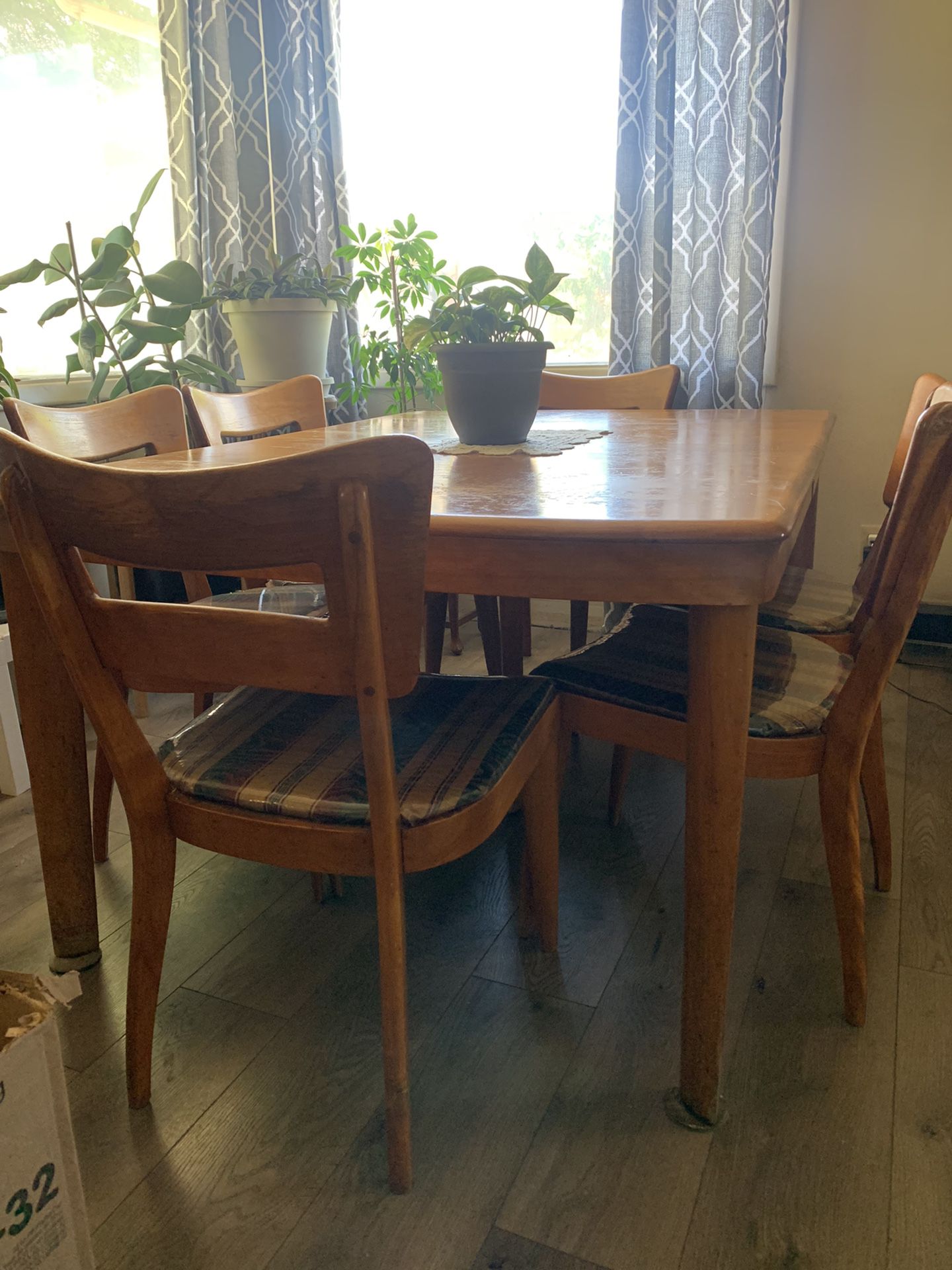 Dining Table 6 Chairs And Hutch 