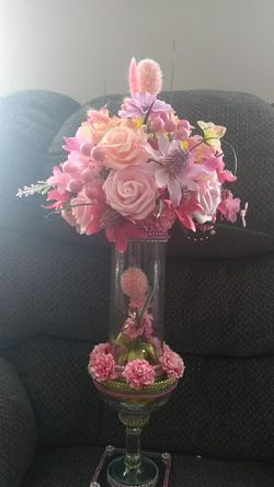 Vase made by hand, made of glass, flowers and rhinestones. Thumbnail