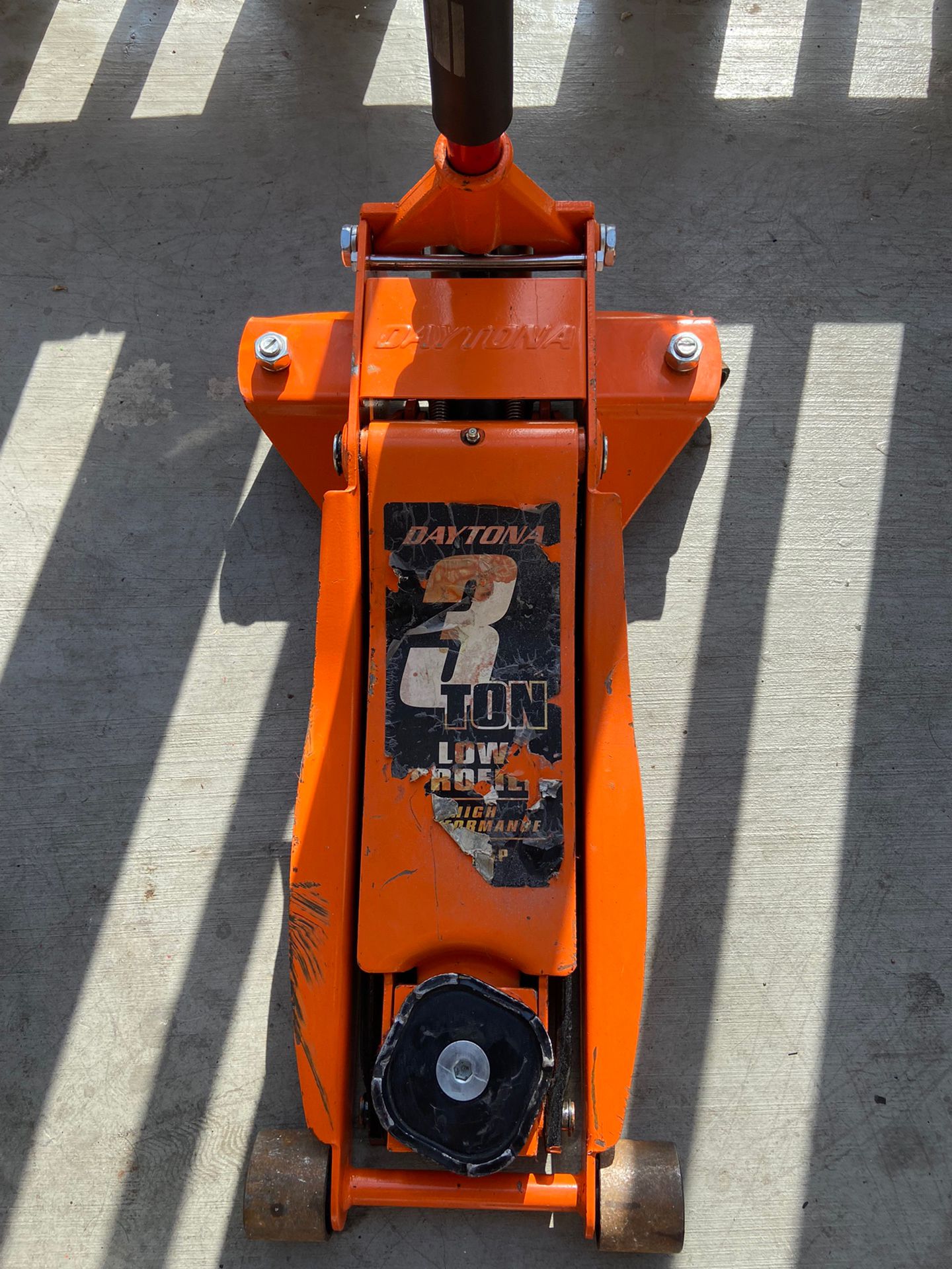 Daytona 3 Ton Low Profile Floor Jack for Sale in West Covina, CA OfferUp
