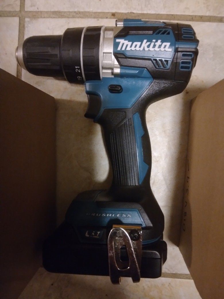 Makita Xph12 Hammer Drill With 2.0 Amp Hour Battery