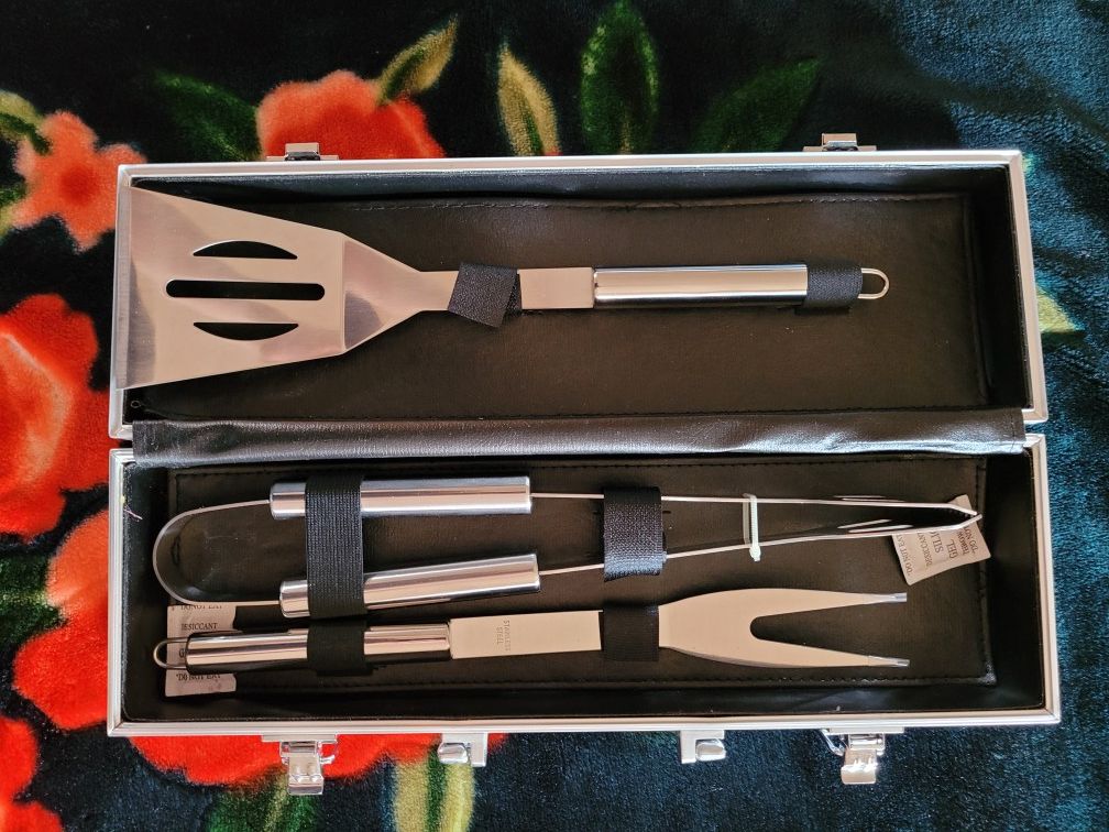 Household Items - Pioneer Woman Cast Iron Pan - BBQ Grill Tools - Foot Massage!!