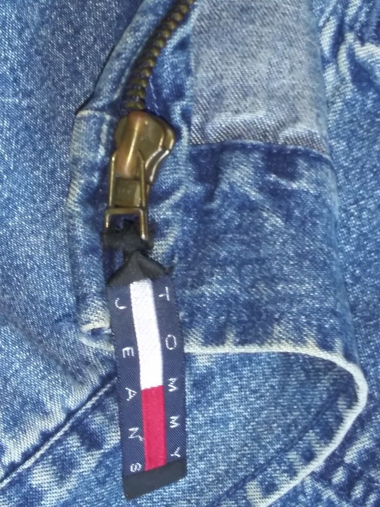TOMMY JEANS DENIM JACKET