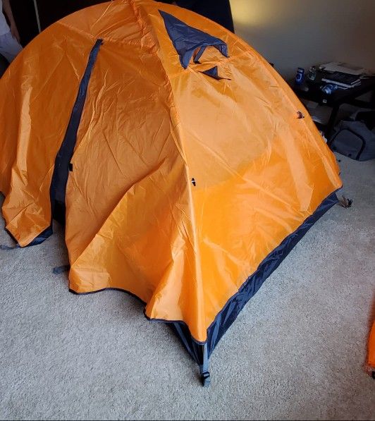 Two Persons Tent With Rain Cover