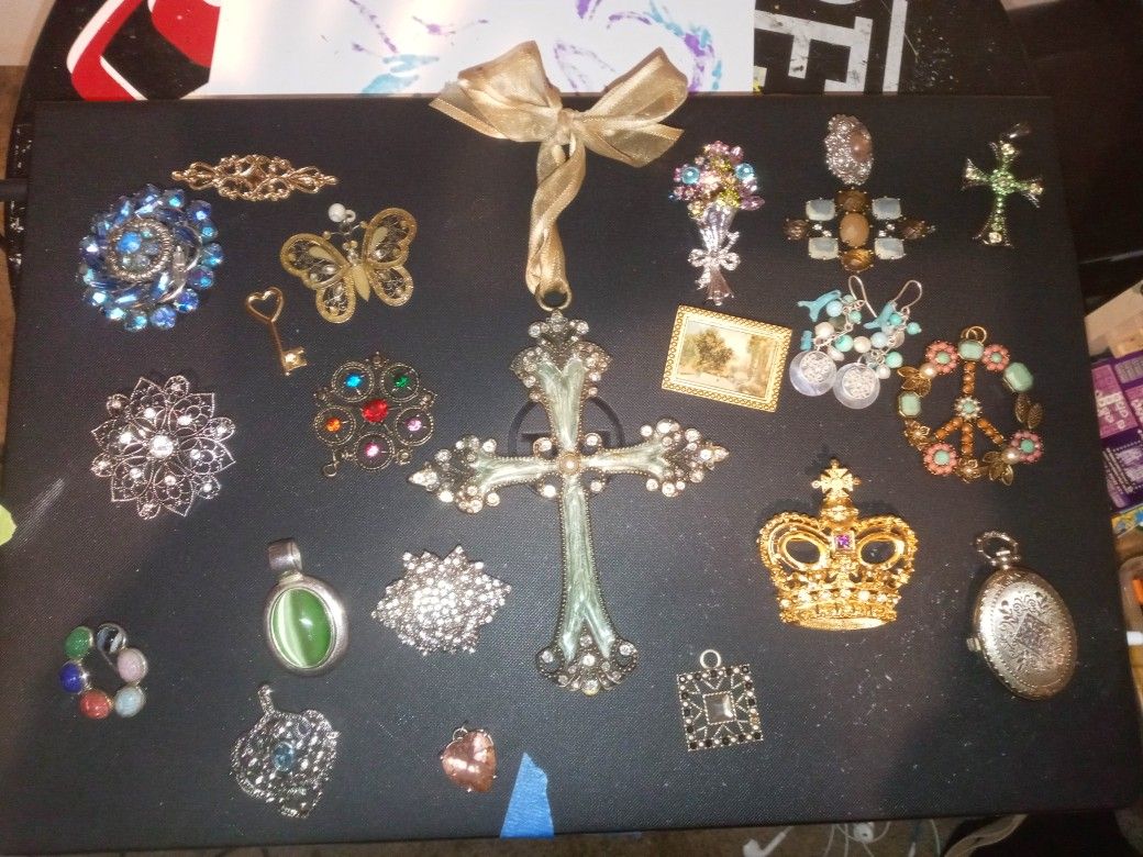 Broach And Pendant. Costume Jewelry Lot