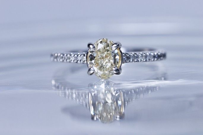 14K WG 1.02CT Natural FANCY INTENSE YELLOW Oval cut Diamond engagement ring Appraised $6400