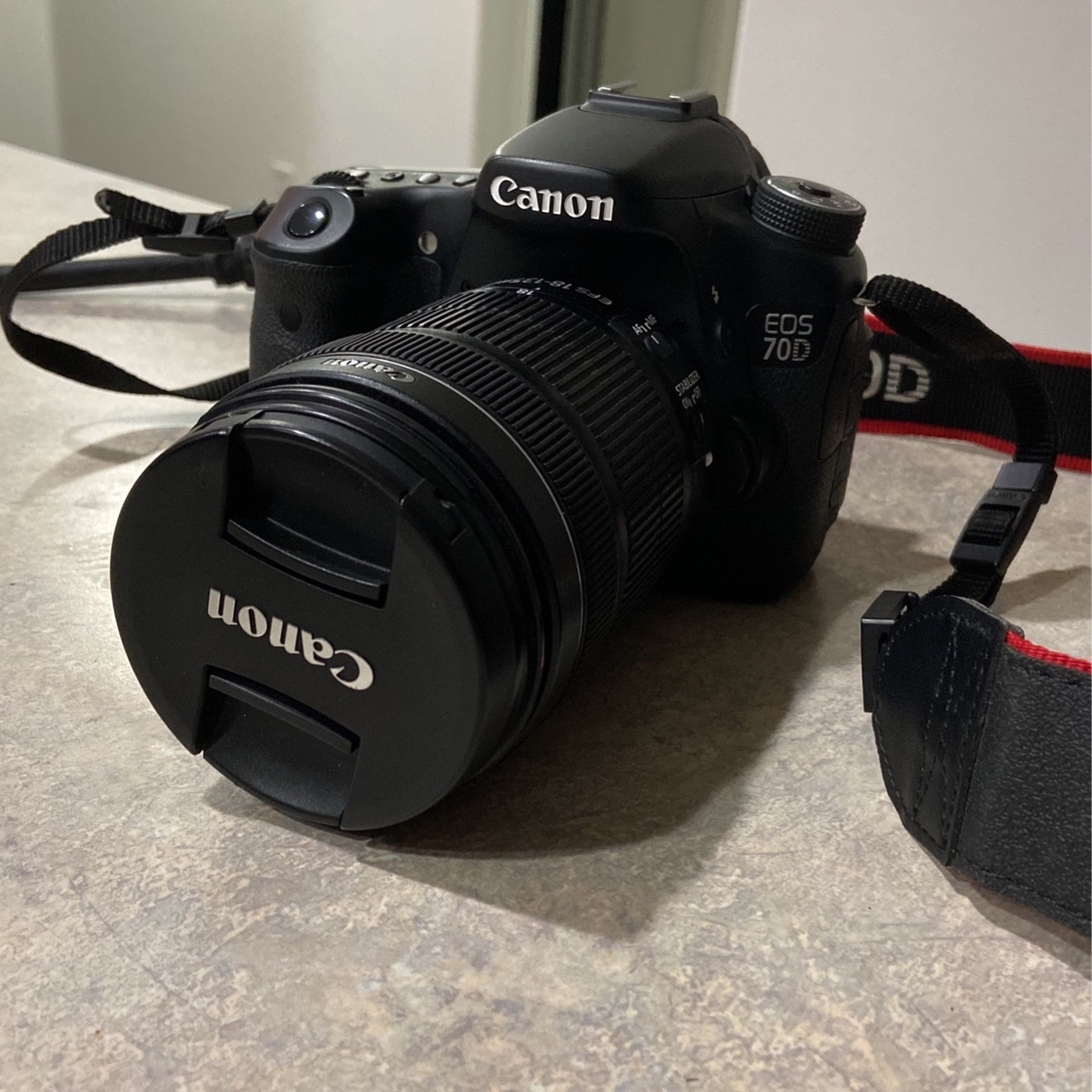 Canon EOS 70D DSLR 18-135mm lense