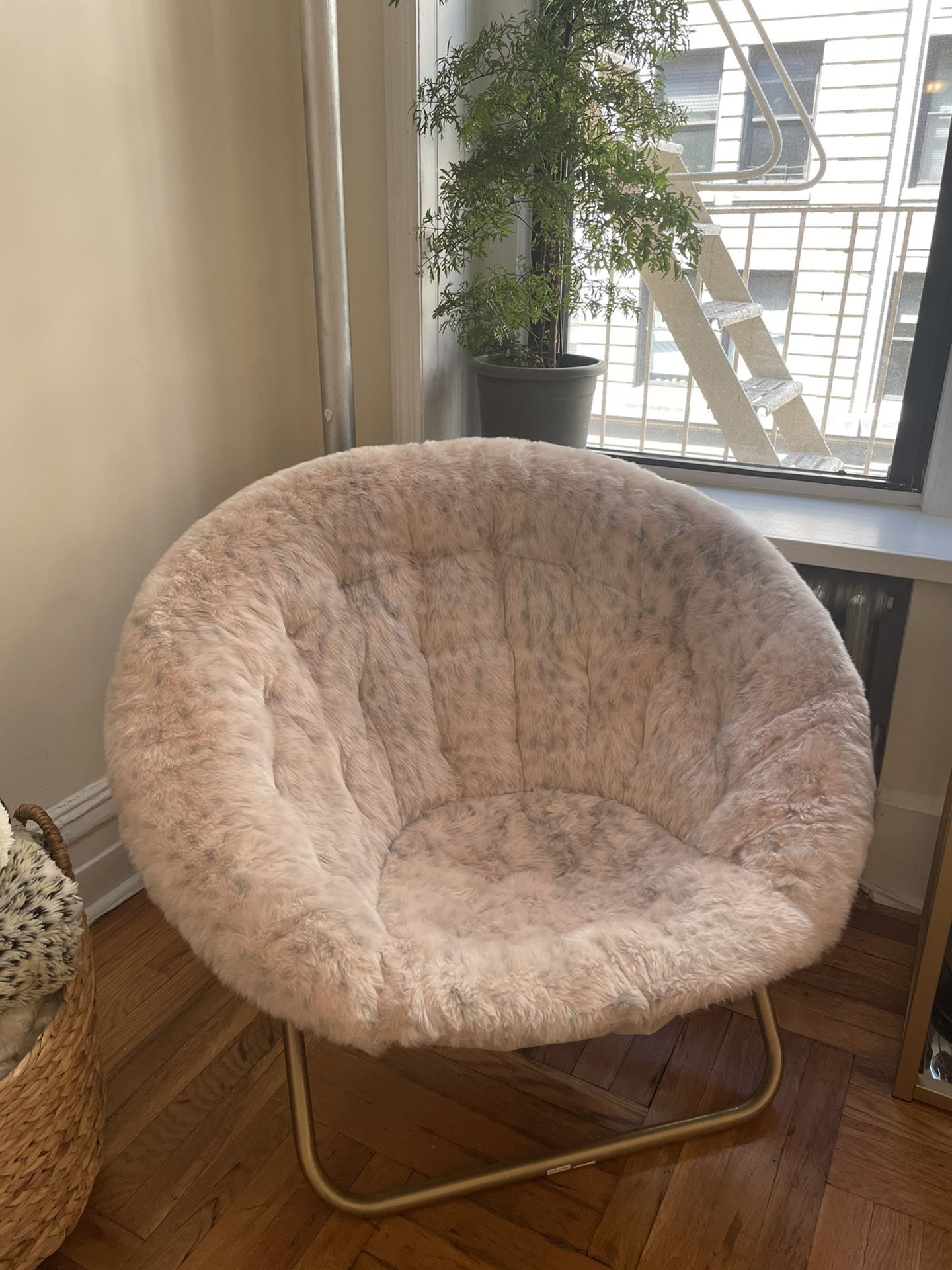 Pink Leopard Faux Fur Hang-A-Round Chair