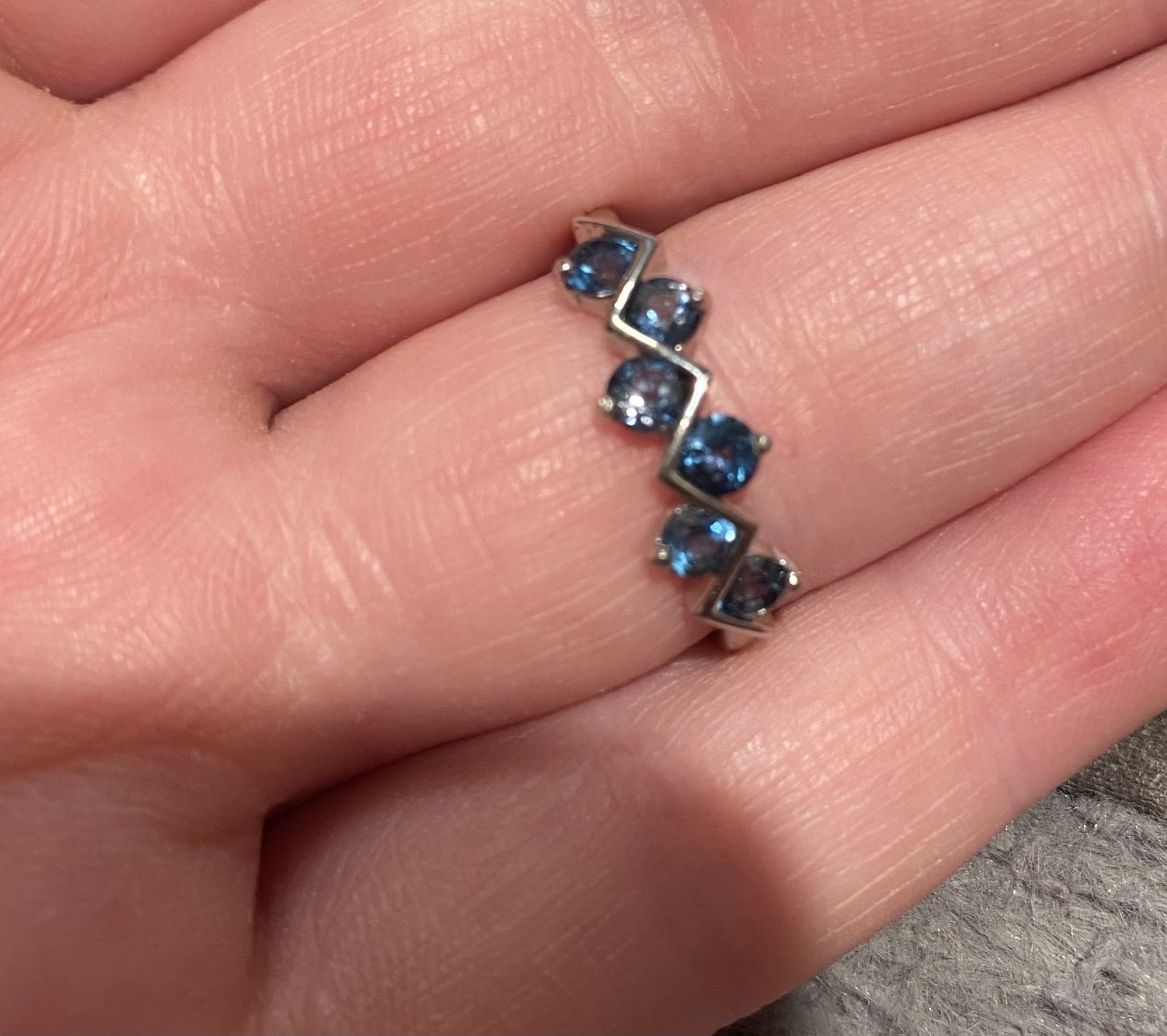 Elegant Unique Natural London Blue Topaz Zig Zag Silver Ring S925