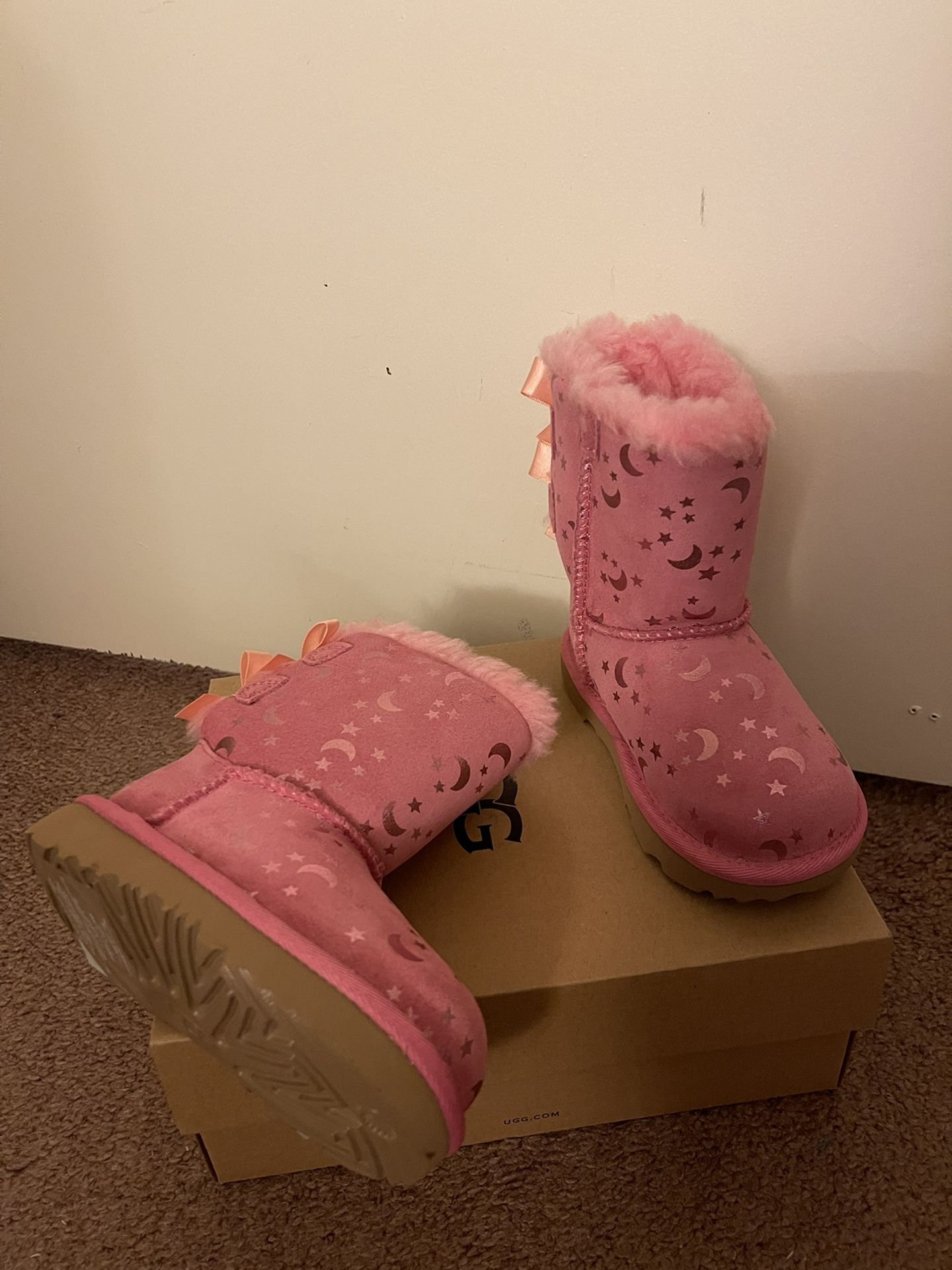 100% Authentic Brand New in Box UGG Bailey Bow Moon and Stars Boots / Color: Pink / Toddler size 6, 7, 8