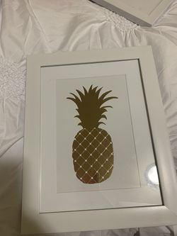 Gold pineapple wall decor Thumbnail