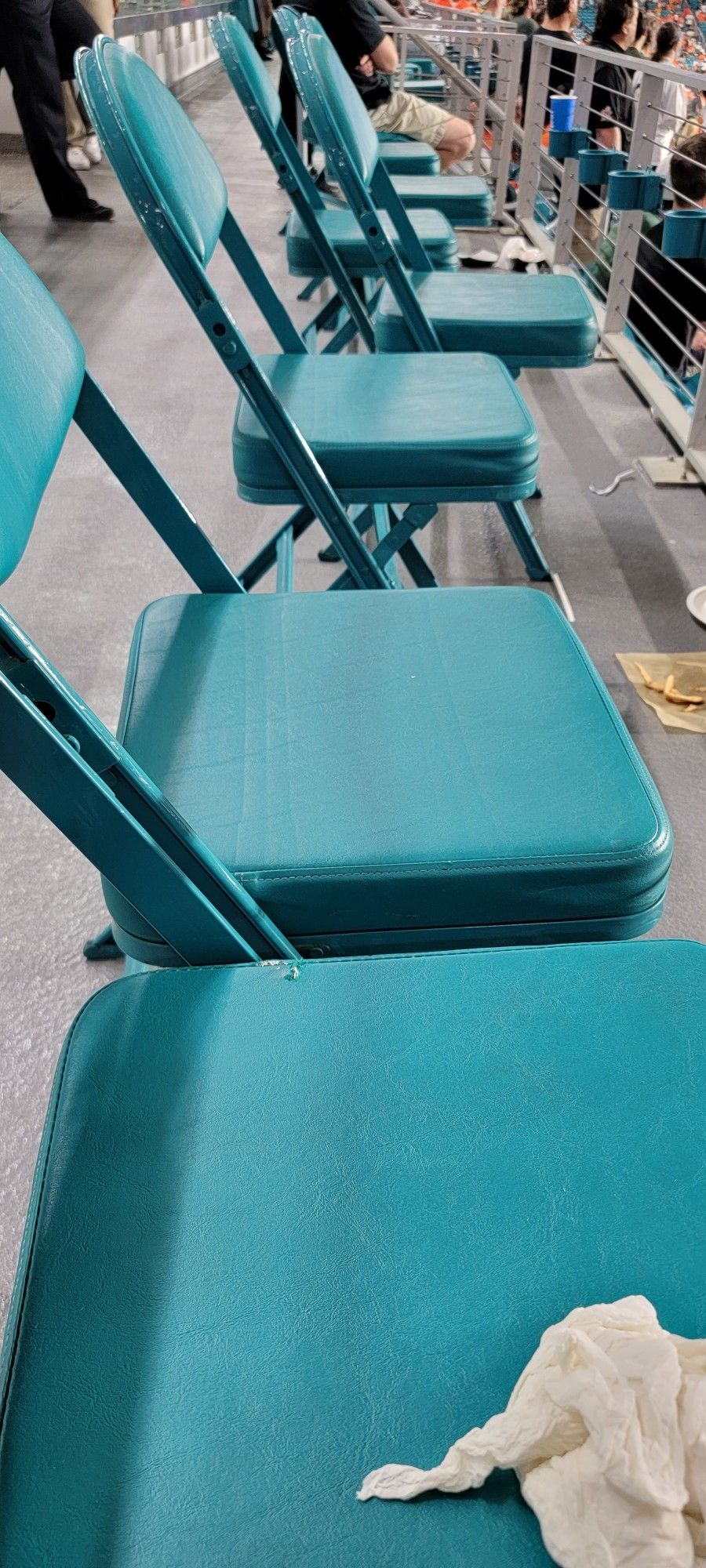 Miami Dolphins Vs New York Giants Section 142 Fold Out Seats!