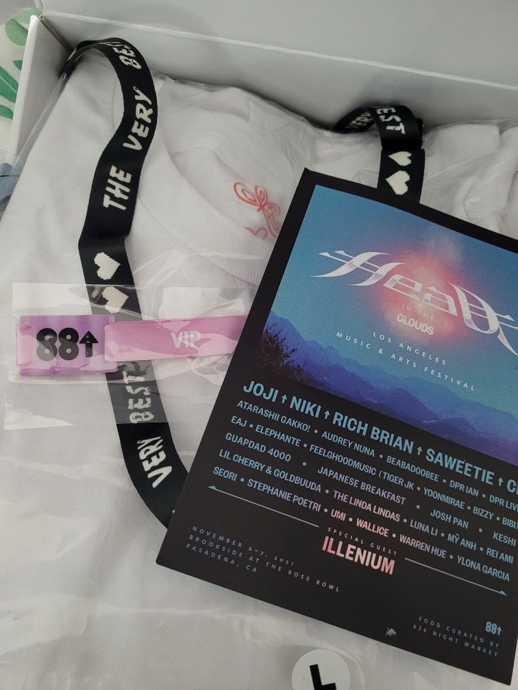 88 Rising Wristband VIP Head In The Clouds