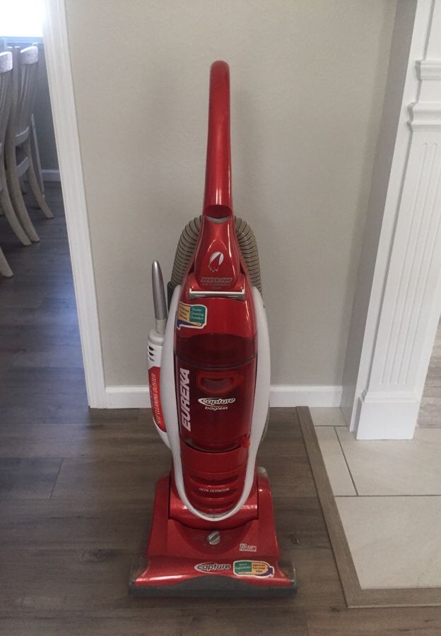 Eureka vacuum for Sale in Hayward, CA - OfferUp