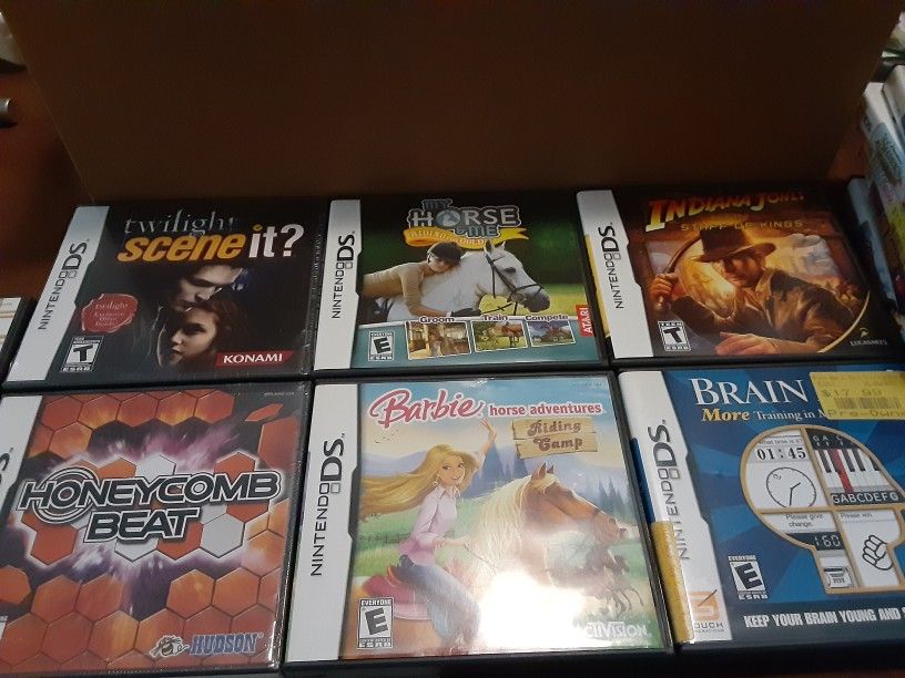 D.S. Game With Cases And Games.
